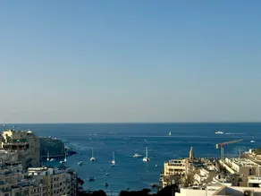 Stylish 1BR Studio Apt in Gzira - Image 5