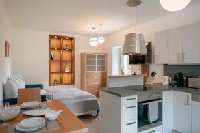 Lakeside apartment with garden - Image 2