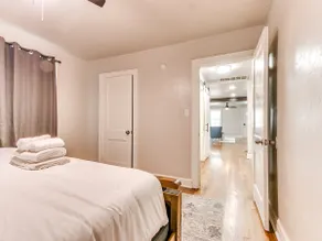 Elegant and spacious half duplex in Plaza district - Image 2