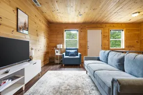 Riverfront Cabin on the James * Sleeps 5 (#1 of 5) - Image 4