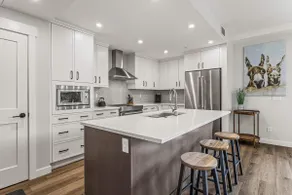 1BR Canmore Charm | Balcony, Hot Tub Bliss Near DT - Image 2