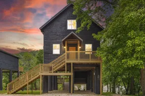 Big Riverfront Cabin (#5) on the James - Sleeps 12 - Image 2