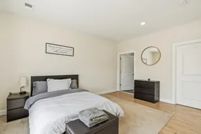 Spacious 3BR/2BA • Quick NYC Access • MetLife Stdm - Image 4