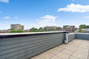 Spacious 3BR/2BA • Quick NYC Access • MetLife Stdm - Image 2