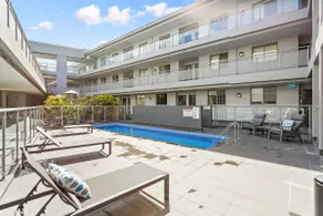 Bright. Stylish. Clean. 1BR- Wifi - Pool - Gym - Image 4