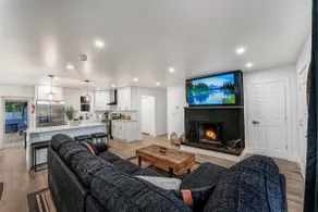 Cozy Ranch by the Lake w/Hot Tub in the Mountains - Image 3