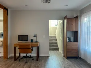 Spacious West LA Home 3BR/3Bath Parking, Backyard - Image 5