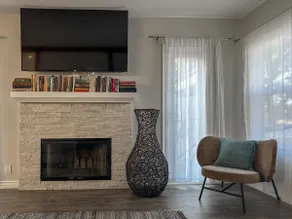 Spacious West LA Home 3BR/3Bath Parking, Backyard - Image 3