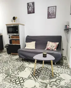 Nice 2-room apartment - Image 2