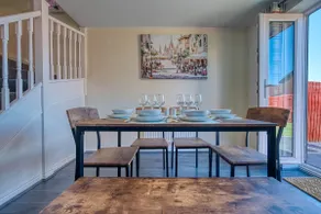 Guest Favourite - 3 Bed Home from Home - Image 4
