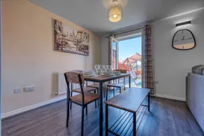 Guest Favourite - 3 Bed Home from Home - Image 5