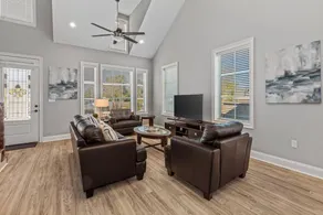 Luxury 2 bedroom townhouse #4 - Image 2