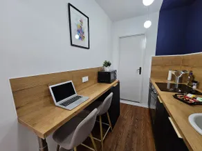 Chic, contemporary suite at the foot of the Cathedral - Image 4