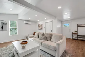 Luxury Modern Home In S Lakeland - Image 4