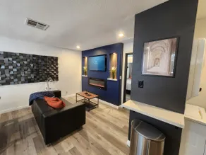 Spacious 1BR Apartment, Gated Parking Patio+ Gym - Image 2