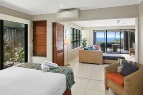 Deluxe Beachfront 2-Bedroom Apartment - Image 2