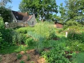 Owl Moon Garden House Nestled in Scenic State Park - Image 2