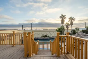 Entire Beach Home Away from Home - Image 4