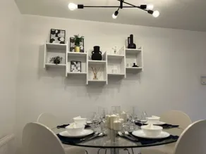 Central 2 Bed flat in Edgeware with Parking - Image 5