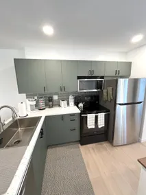 Modern & Cozy 2BR Townhouse - Image 3