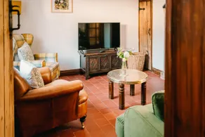 Cosy, spacious farm cottage. - Image 3