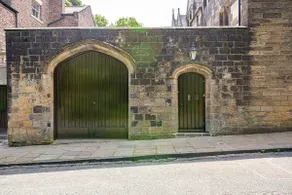 Historic City Centre Mews House Summerhill Square - Image 3