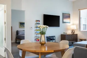 V-Spacious Condo-Rooftop Pool & Spa-Central Locale - Image 5