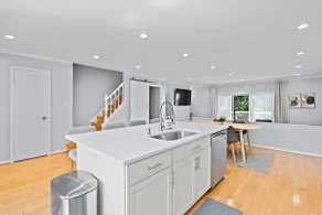 Modern Retreat | 4BD 3.5BA | 15 min to IAD Airport - Image 4