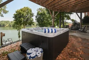 Luxe l Dock | DEEPWater l Views l Hottub | Firepit - Image 3