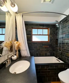 Cozy Apartment with Historic Charm - Image 4