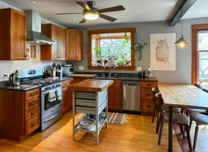 Cozy Apartment with Historic Charm - Image 3