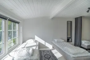 Lake cottage near Isaberg - Image 4