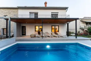 The Light On The Hill-Elegant serenity&heated pool - Image 2