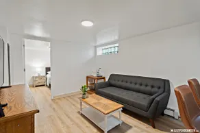3Cozy Basement Unit Private entrance 2beds - Image 2