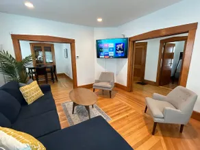 Stunning Home Near Boston Cambridge Tufts Salem - Image 3