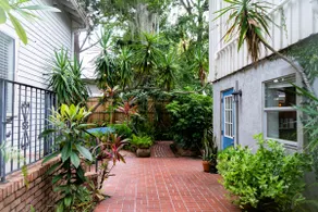Summer House - 1Br-1Ba - Second Floor Apt - Five Minute Walk To City Gates - Image 4