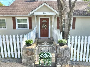 LAKE VIEWS! Historic Charm, Game room, Fish Nearby - Image 3