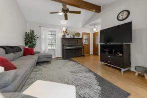 Cozy and Convenient 2 Bdrm, 2 Bath Home - Image 3