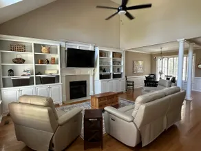 Beautiful, Spacious, and Relaxing Home - Image 4