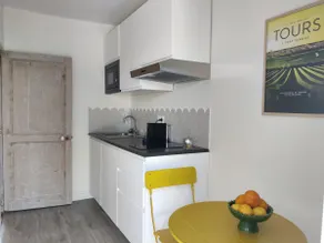 Renovated flat with terrace, wifi, bike rack - Image 4