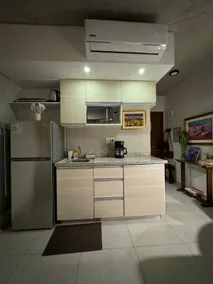 Studio apartment in the heart of Asunción with a balcony facing the street - Image 5