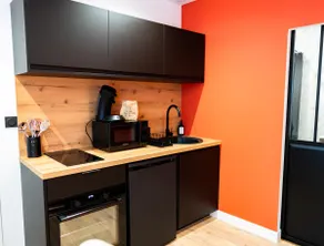 Designer and colorful studio in the heart of Saumur - Image 5