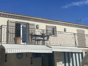 Apartment on the 1st floor of a villa - Image 2
