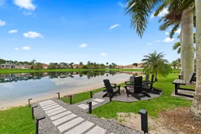 Lakefront Lux Villa w/ Games, Spa, BBQ, Pool & Fun - Image 2
