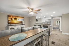 Luxurious Escape Sleeps 10 with Private Pool & Spa - Image 4