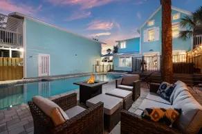 Luxurious Escape Sleeps 10 with Private Pool & Spa - Image 5