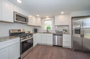 Beautiful Downtown Salem Home - Image 4