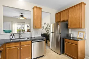 2 Story Townhome near Birkdale - Image 3