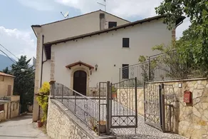 Abruzzo Fabulous Villa View SirenteVelino Nat Park - Image 4