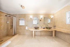 Luxury 6BR Nature's dream Villa by Bocobay - Image 4